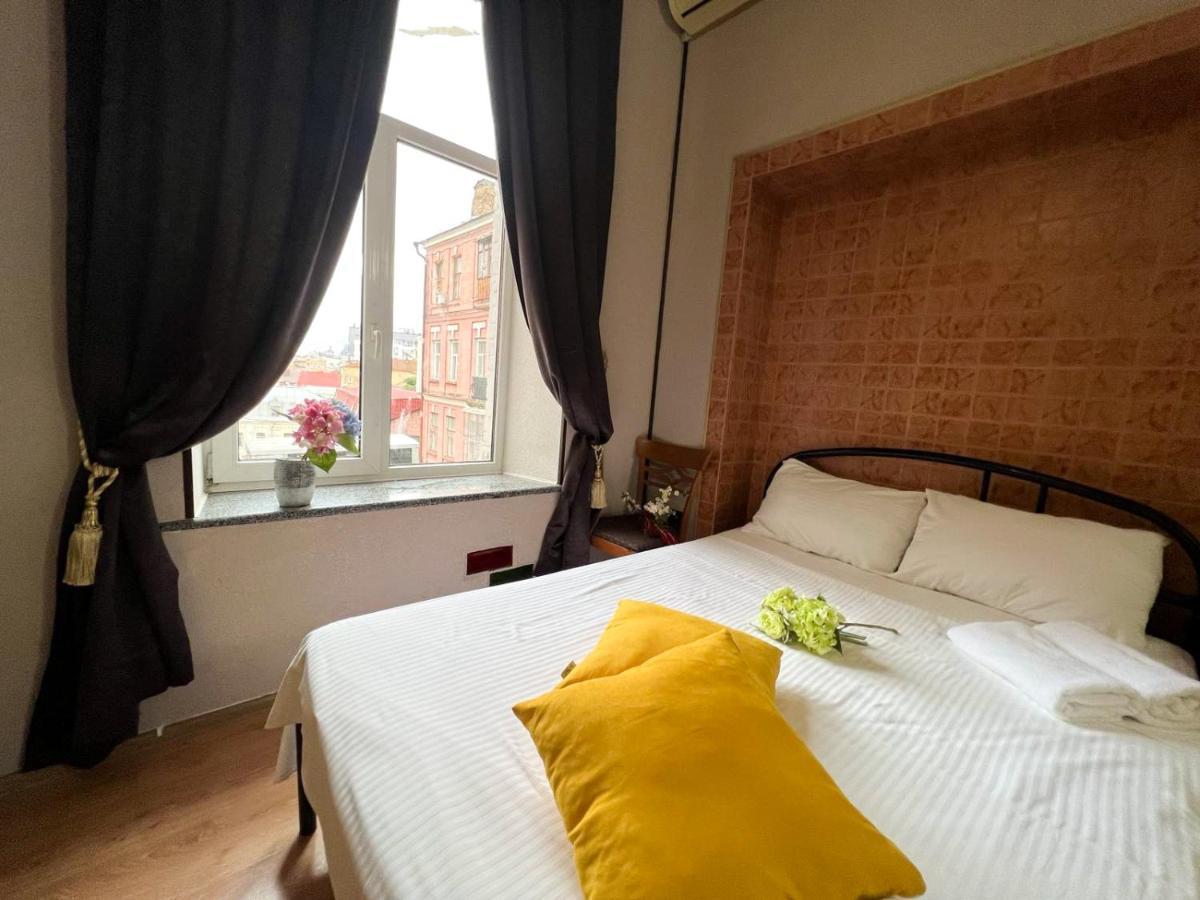 Apartment In The Historic Center Kiev Eksteriør billede