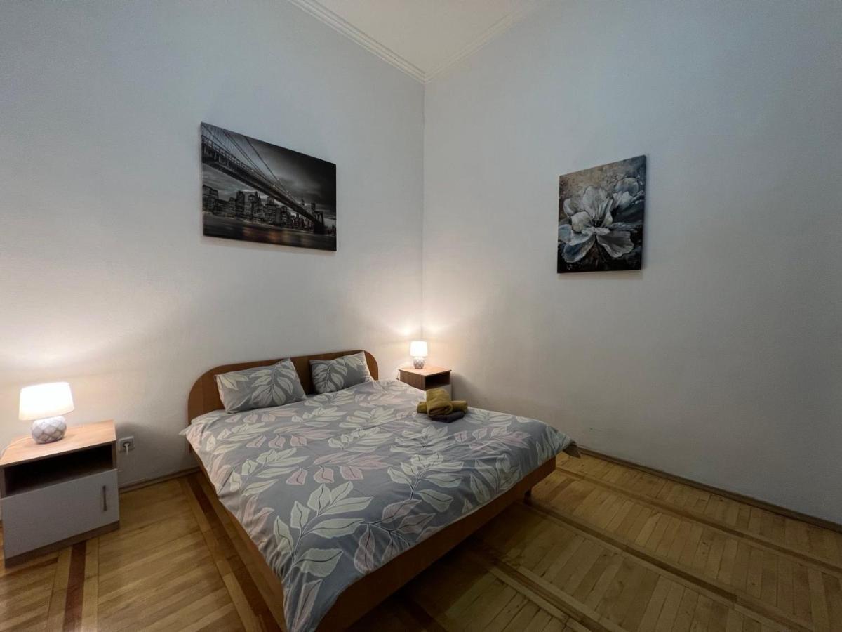Apartment In The Historic Center Kiev Eksteriør billede
