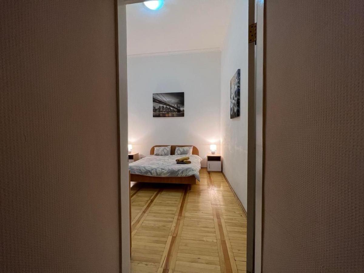 Apartment In The Historic Center Kiev Eksteriør billede