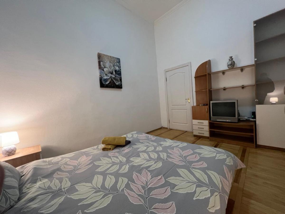 Apartment In The Historic Center Kiev Eksteriør billede